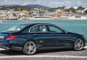 Mercedes-Benz интригует новыми моделями